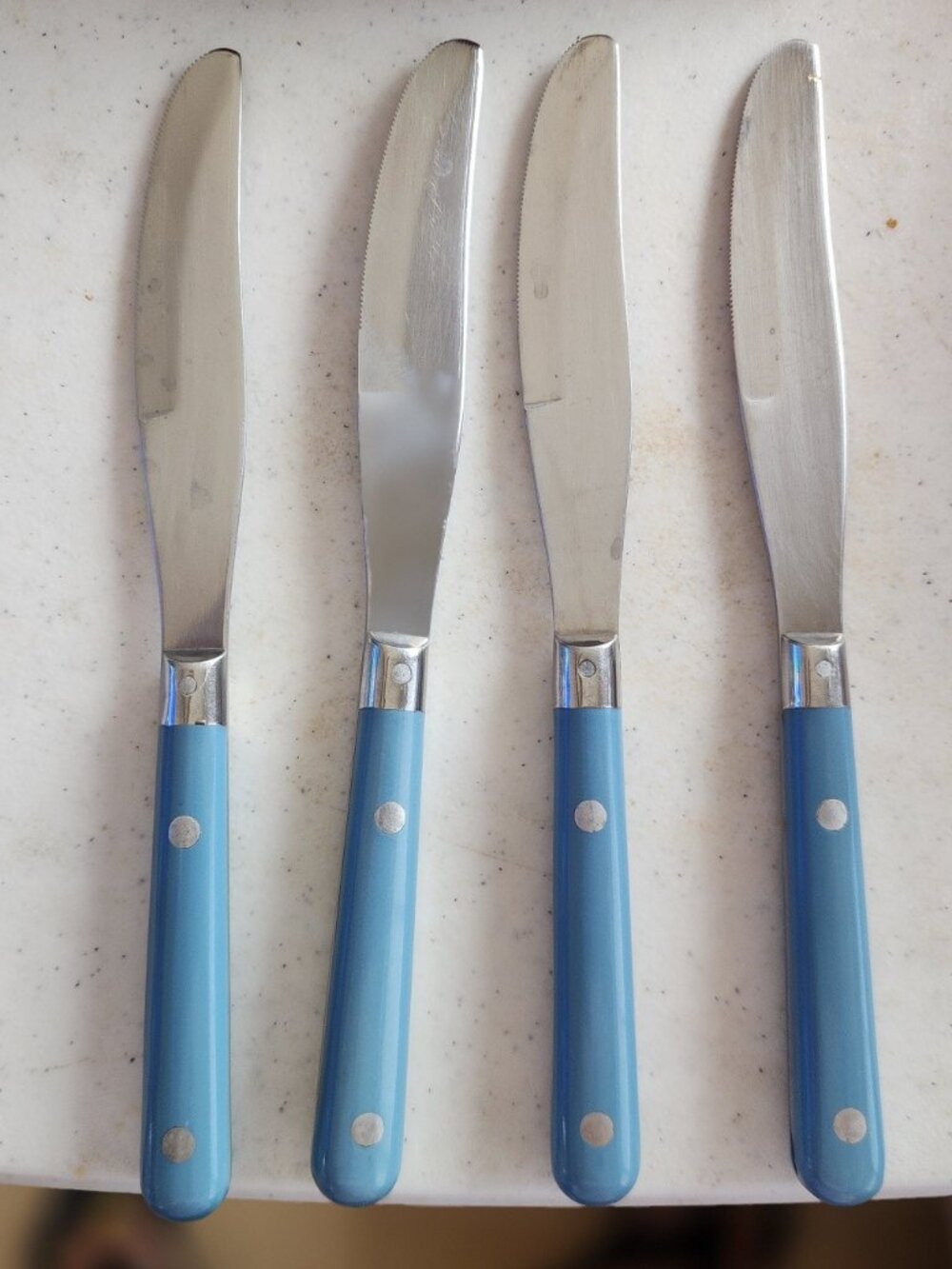 Vintage Washington Forge MARDI GRAS 4 Dinner Knives Williamsburg Blue Stainless